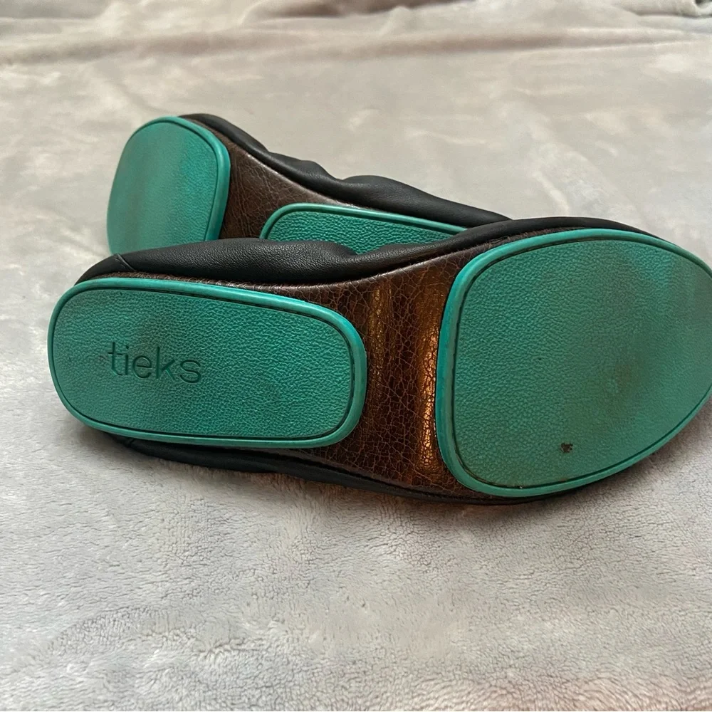 Tieks matte black round toe foldable ballet flats_8